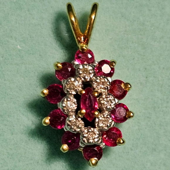 14K Elegant Gold and Red Gemstone Pendant - Picture 1 of 7